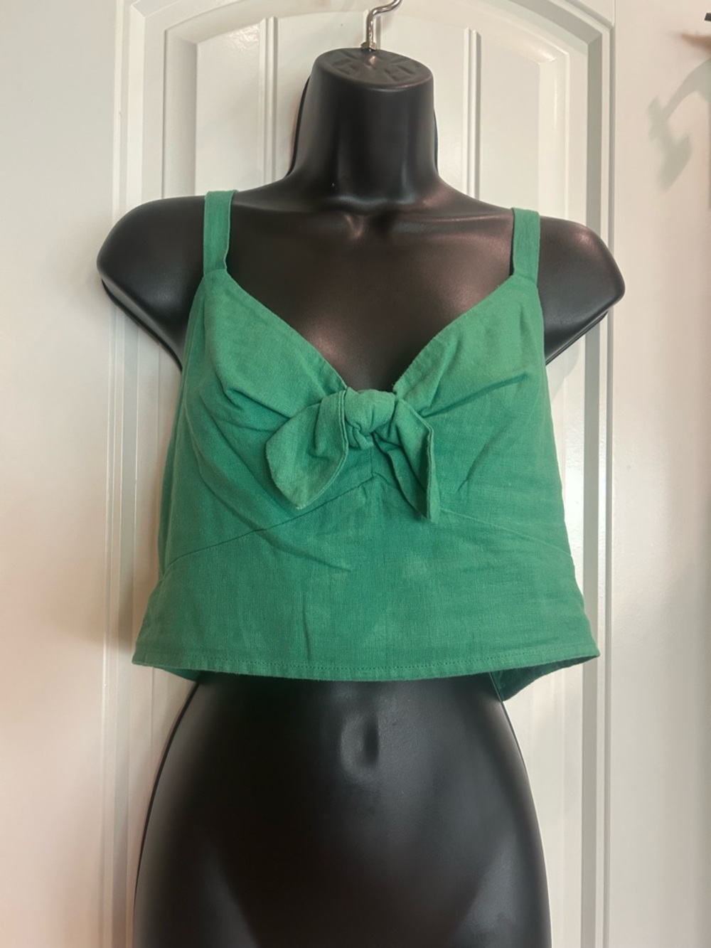Universal Thread Green Linen Tie-Front Crop Tank Top
